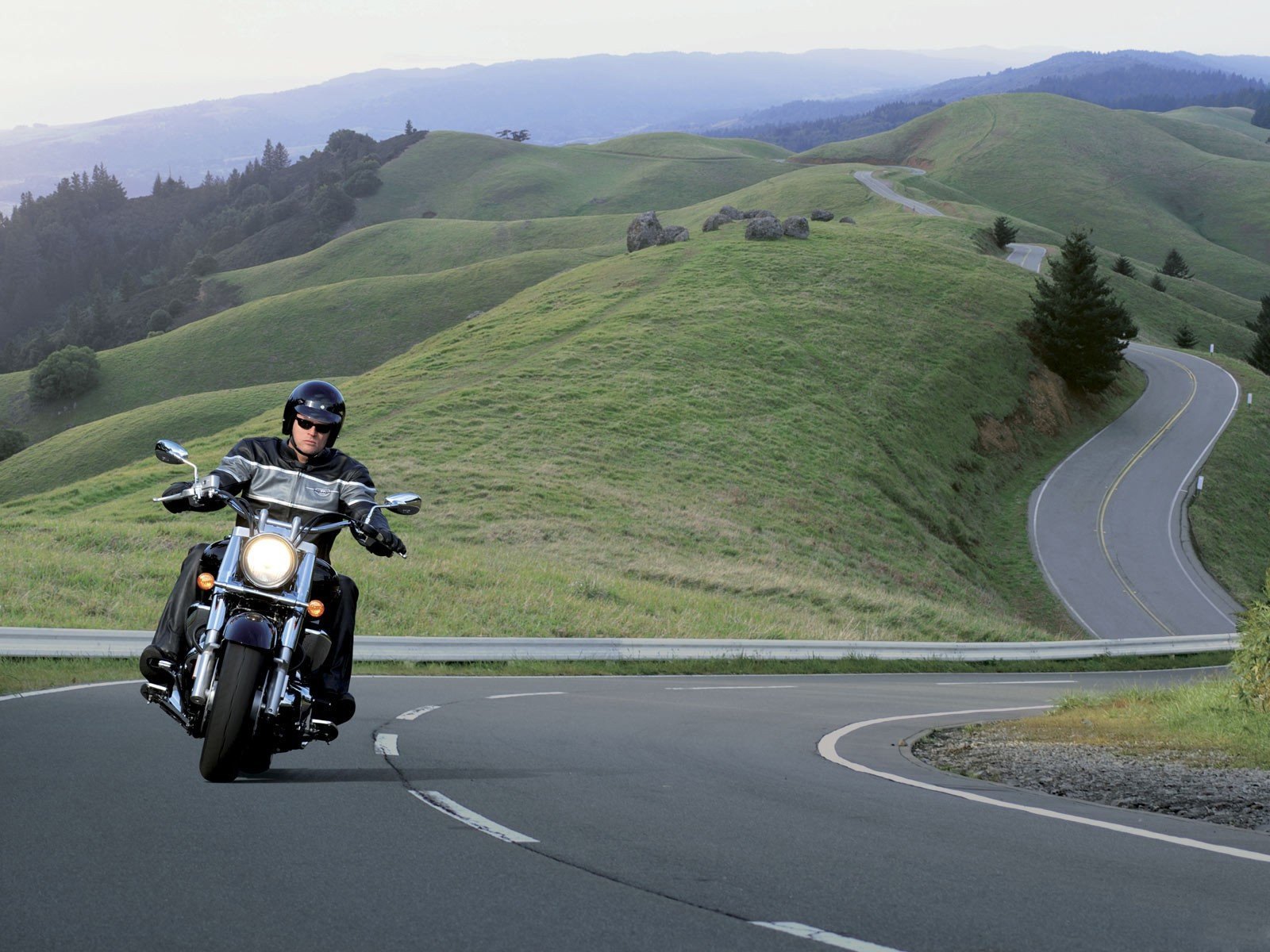 https://www.fotoswiki.org/foto/harley-davidson-carretera